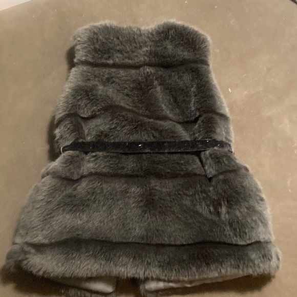 Zara girls outerwear collection dark grey faux  fur vest - Picture 2 of 4